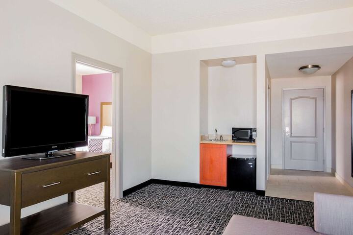 Room 19 of 35