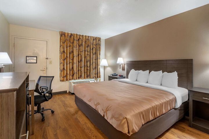 Room 17 of 44