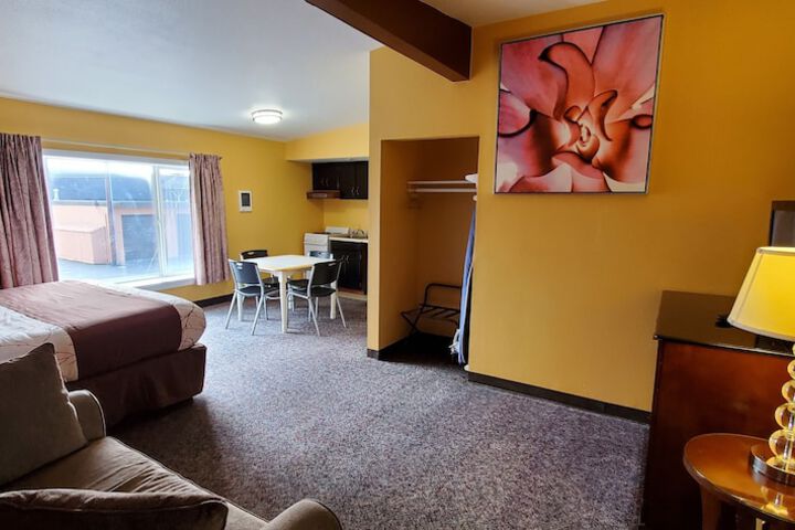 Room 12 of 36