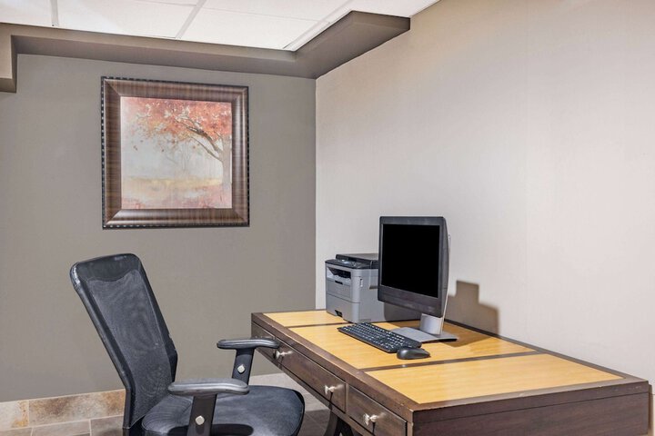 AmericInn by Wyndham Apple Valley
