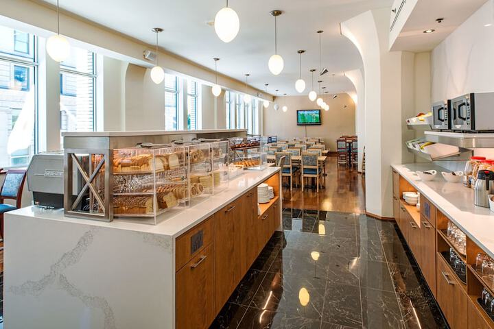 Le Square Phillips Hotel & Suites