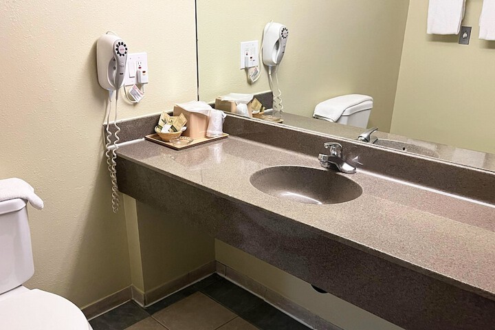 Room 22 of 28