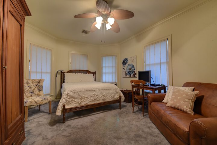 Room 21 of 44