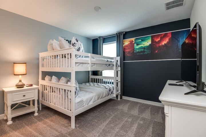Room 28 of 62