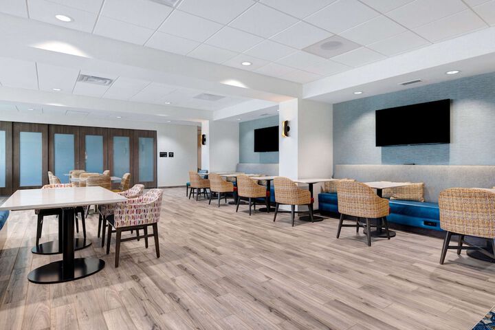 Business Center 46 of 47