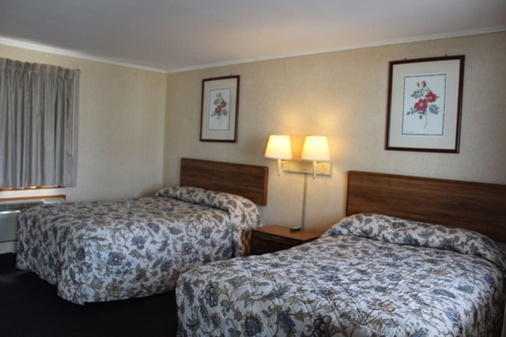 Room 8 of 15
