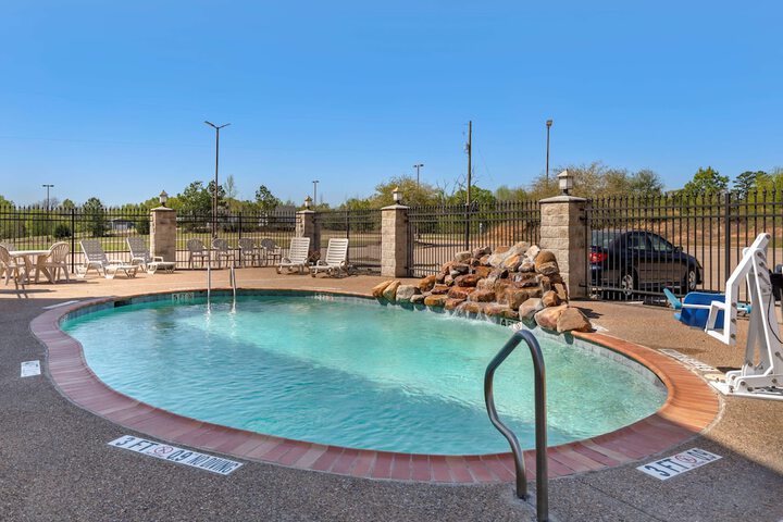 Pool 5 of 25