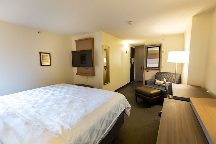 Room 57 of 159