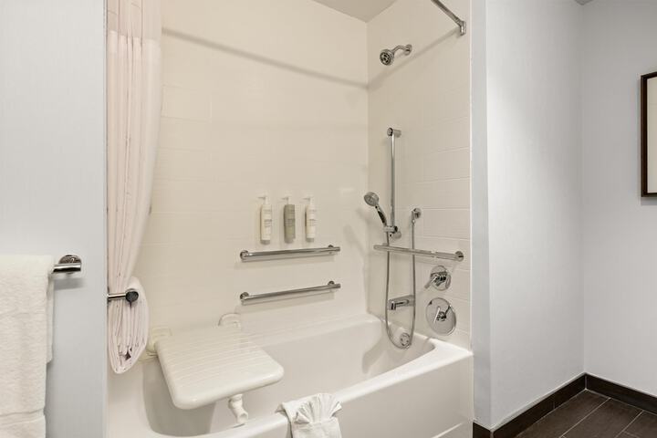 Hampton Inn & Suites Los Angeles - Glendale