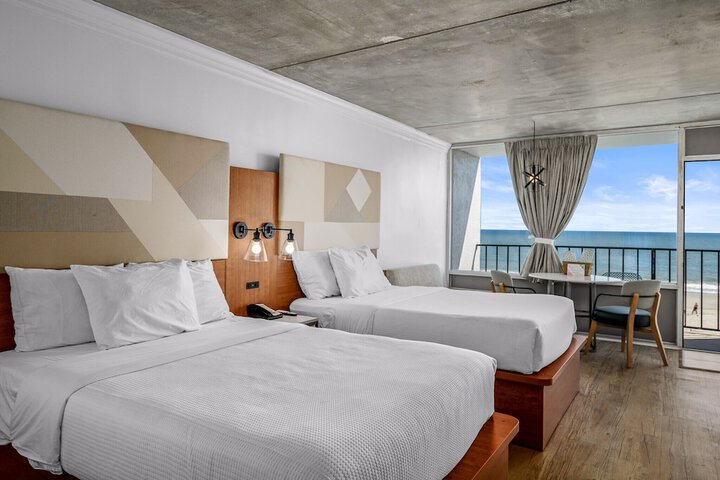 Room 42 of 77