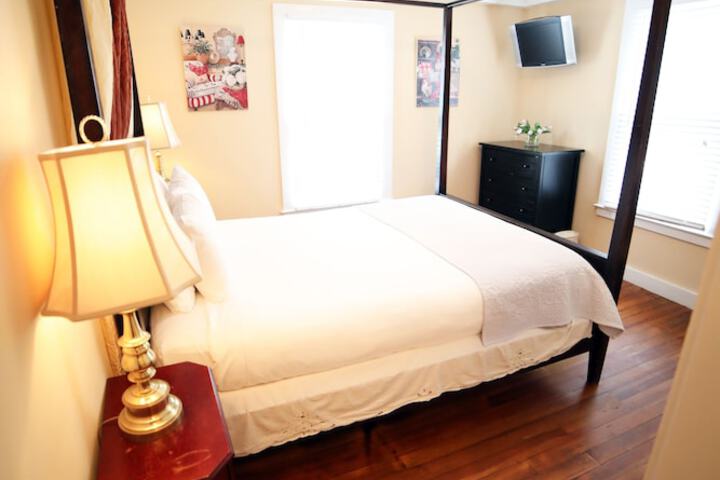 The Kennebunk Inn