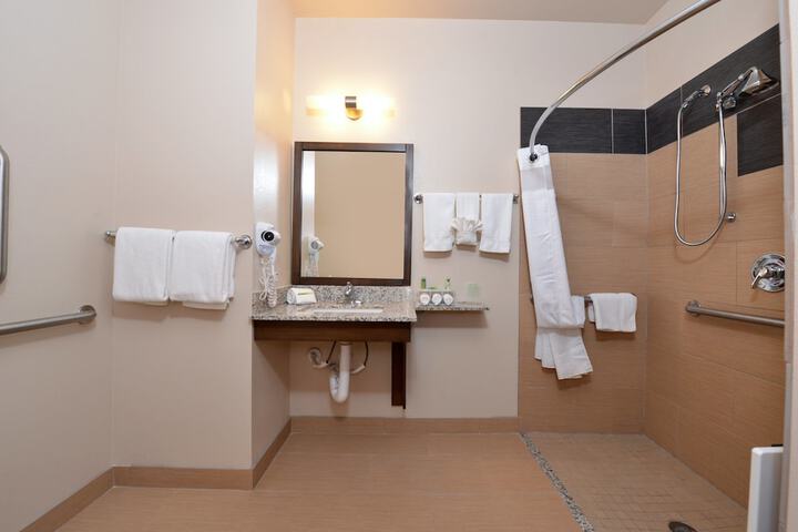 Holiday Inn Express & Suites Globe by IHG