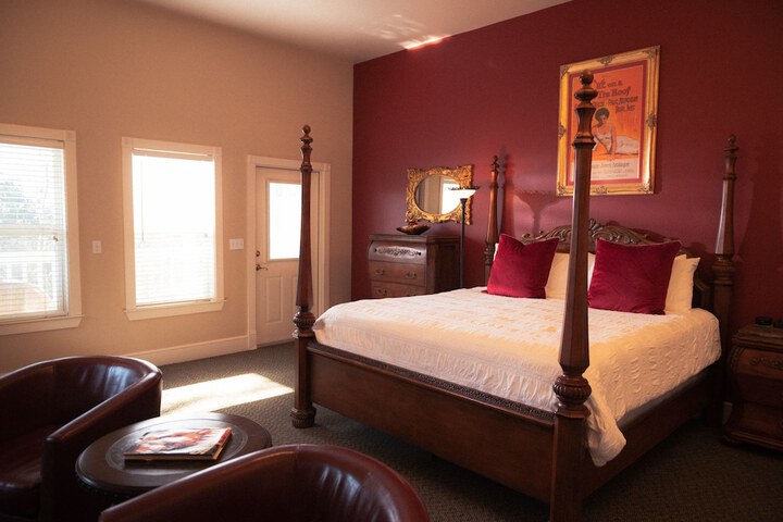 Room 41 of 108