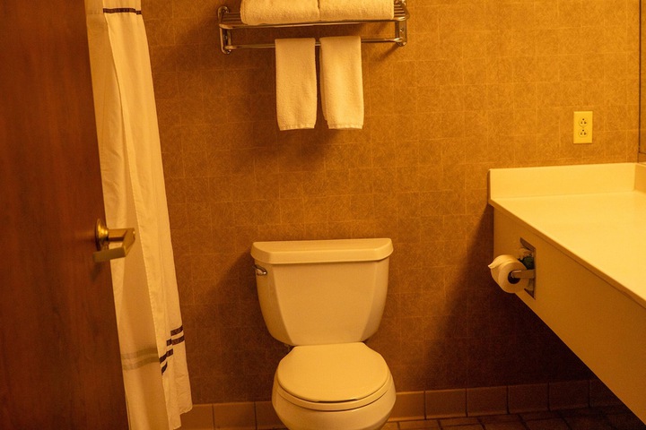 Room 9 of 17