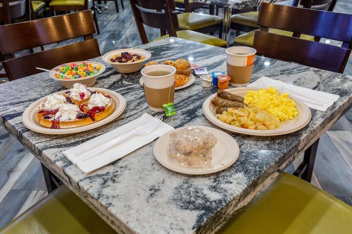 Breakfast/Coffee Service 91 of 105