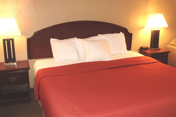 Room 11 of 36