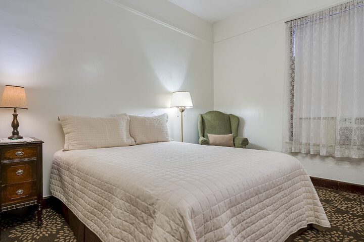Room 21 of 42