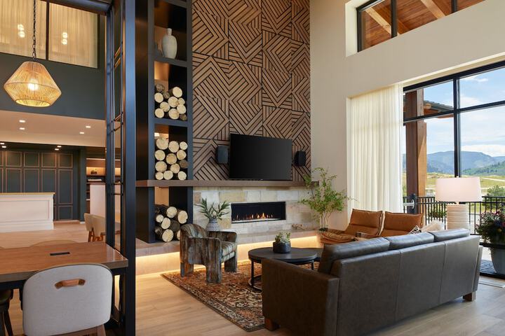 Hotel Interior 7 of 30