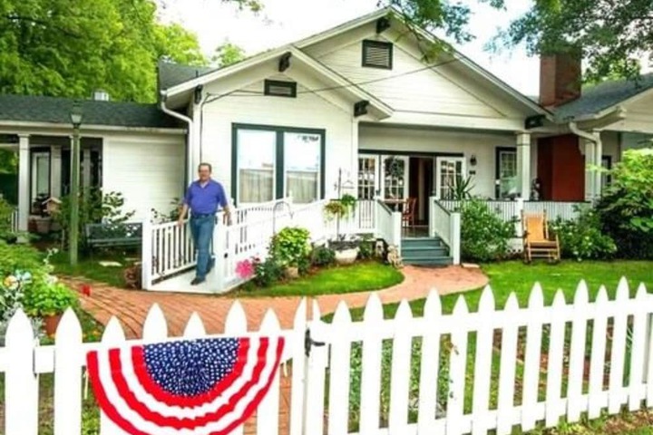 The Carriage House B & B