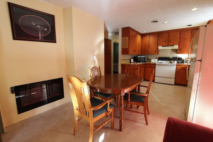 Alexanders Lodge