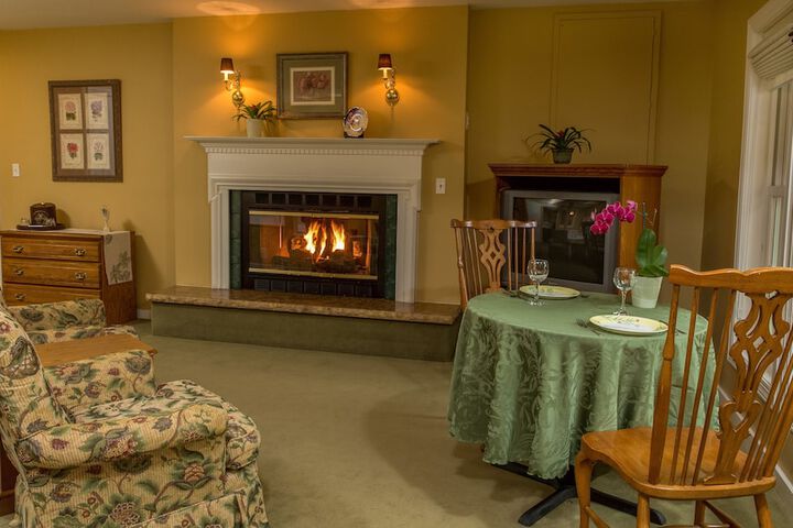 Goldmoor Inn