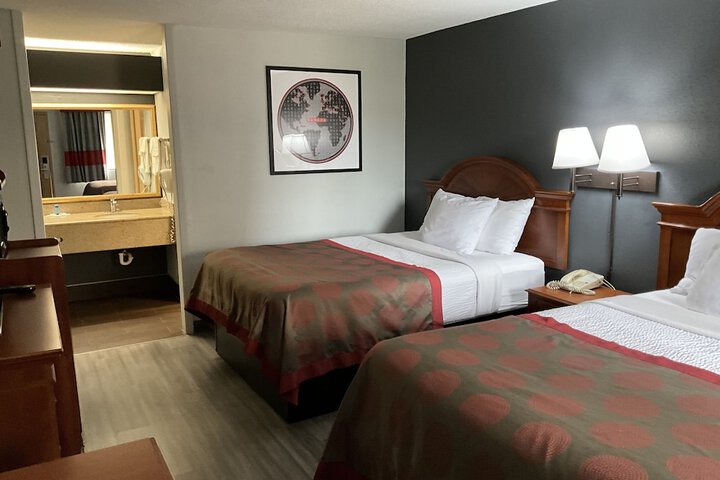 Room 13 of 40