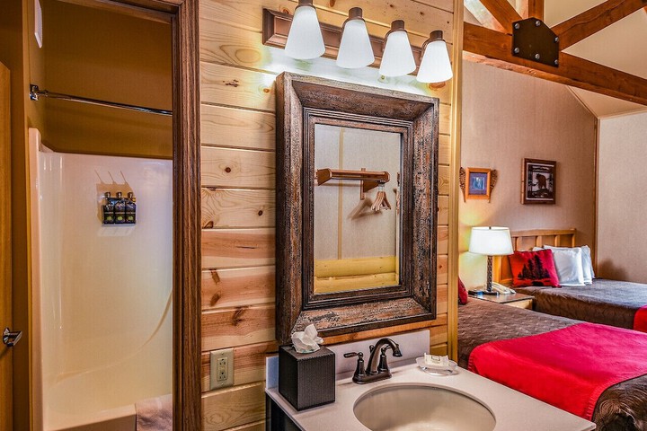 Denali Bluffs Hotel
