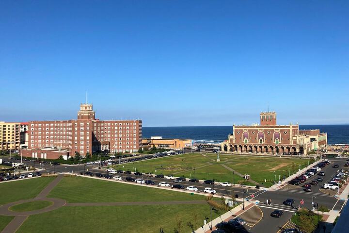 Hotel 4 of 77