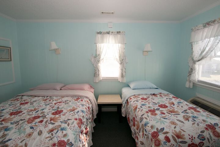Room 124 of 199