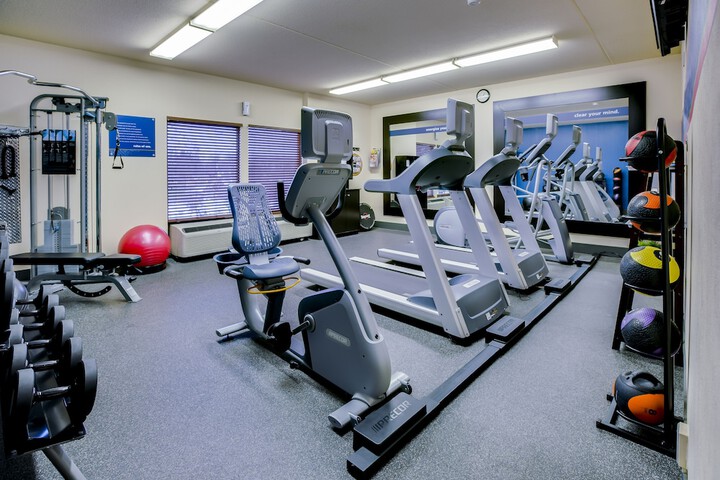Pittsburgh Airport Inn and Suites