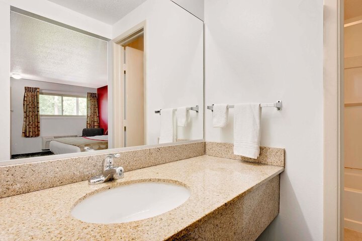 Room 10 of 20