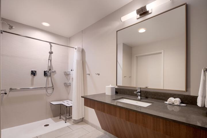 Room 18 of 28