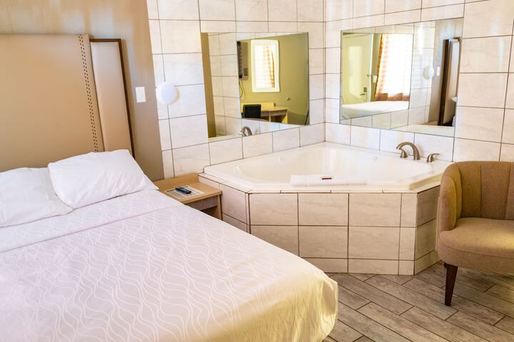 Room 10 of 21