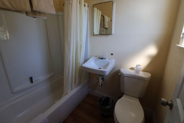 Room 12 of 38