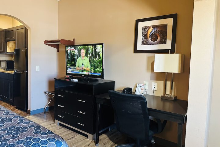 Room 17 of 36