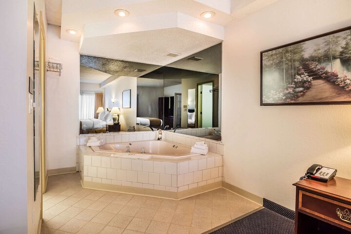 Quality Inn & Suites Albany Airport