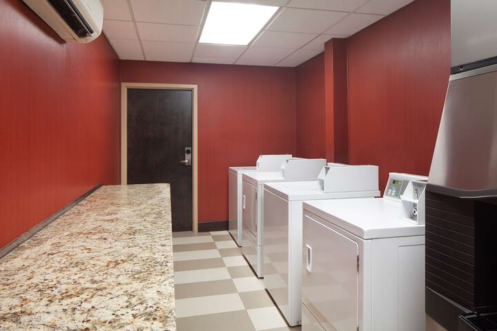Hampton Inn Charleston-Southridge