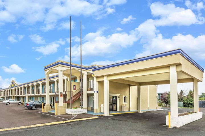 Hotel 2 of 28