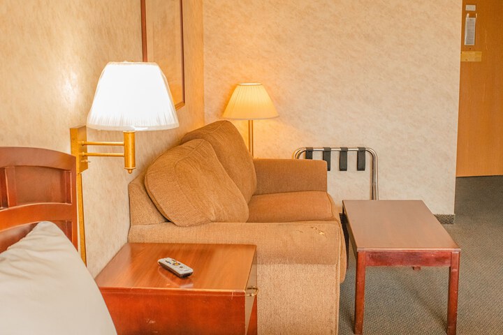 Room 51 of 63