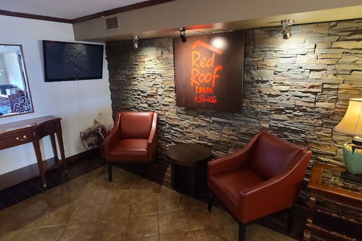 Red Roof Inn & Suites Cornelius – Lake Norman