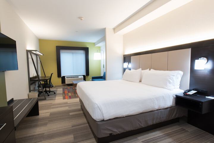 Holiday Inn Express Hotel & Suites in North East (Erie) by IHG