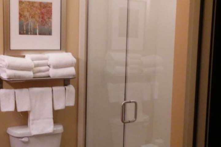 Room 18 of 43