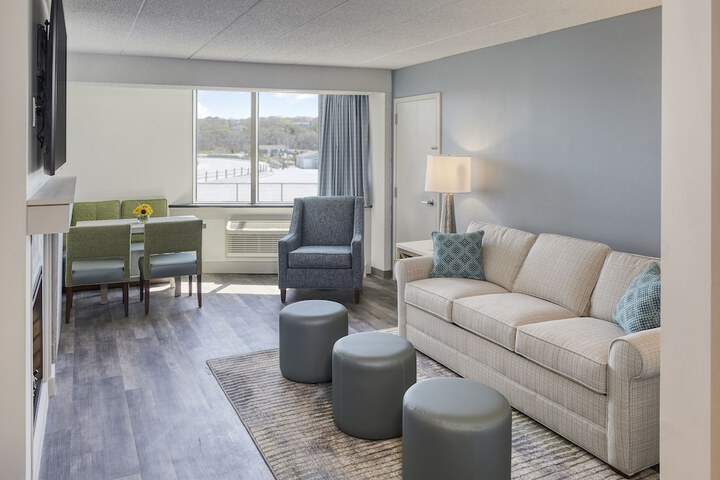 Sea Crest Beach Resort