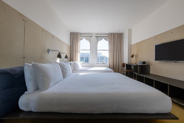 Room 63 of 102