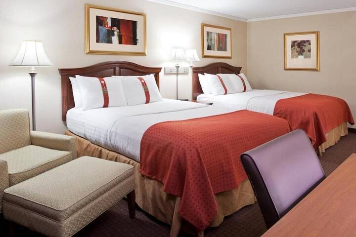Days Inn by Wyndham Warren