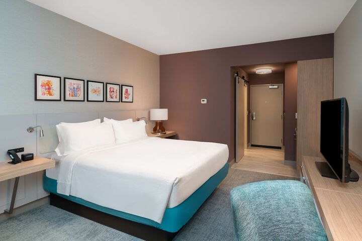 Room 18 of 42