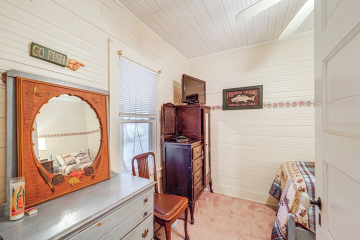 Rustic Linville Falls Cottage w / Fire Pit!