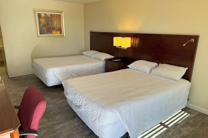 Room 13 of 27