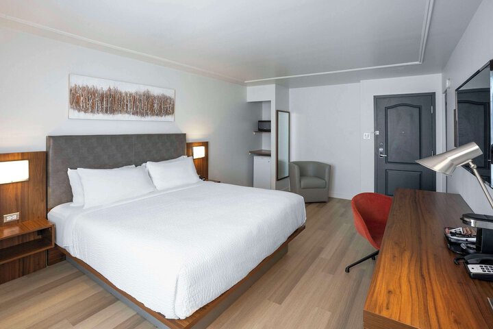 Room 34 of 63