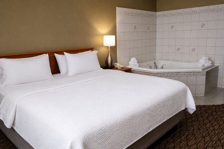 Alexandria Hotel & Conference Center